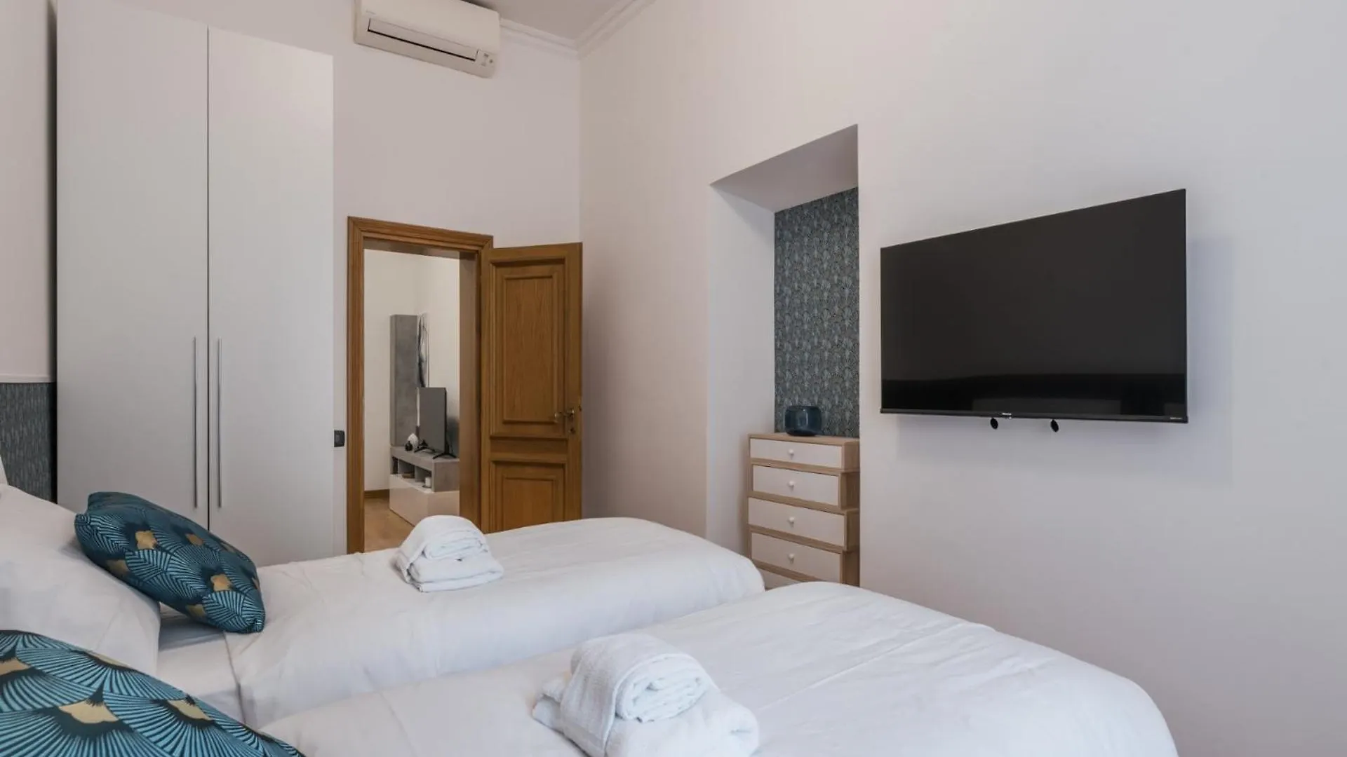 The Best Rent - Four-Room Apartment A Few Steps From The Trevi Fountain