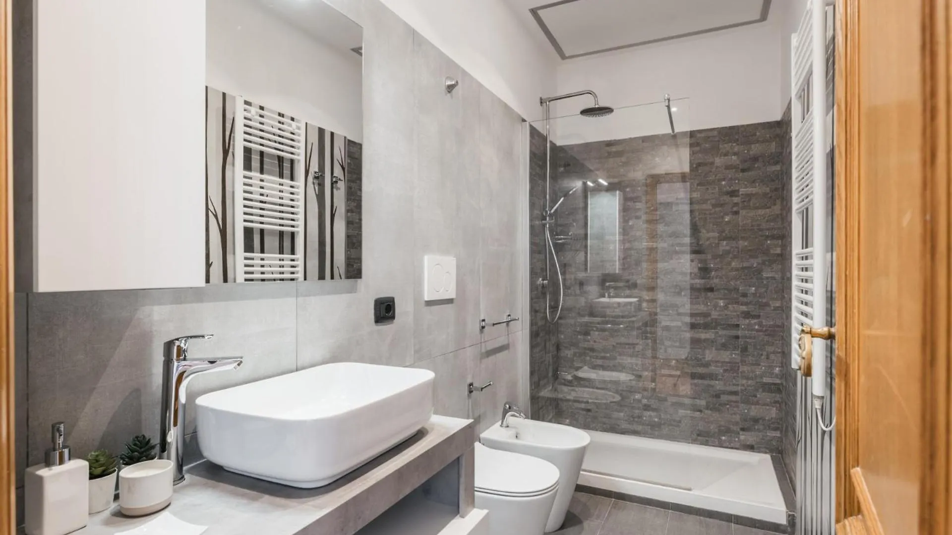 The Best Rent - Four-Room Apartment A Few Steps From The Trevi Fountain